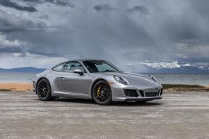 Porsche 911 Carrera 4 GTS Coupe 2017 года (NA)